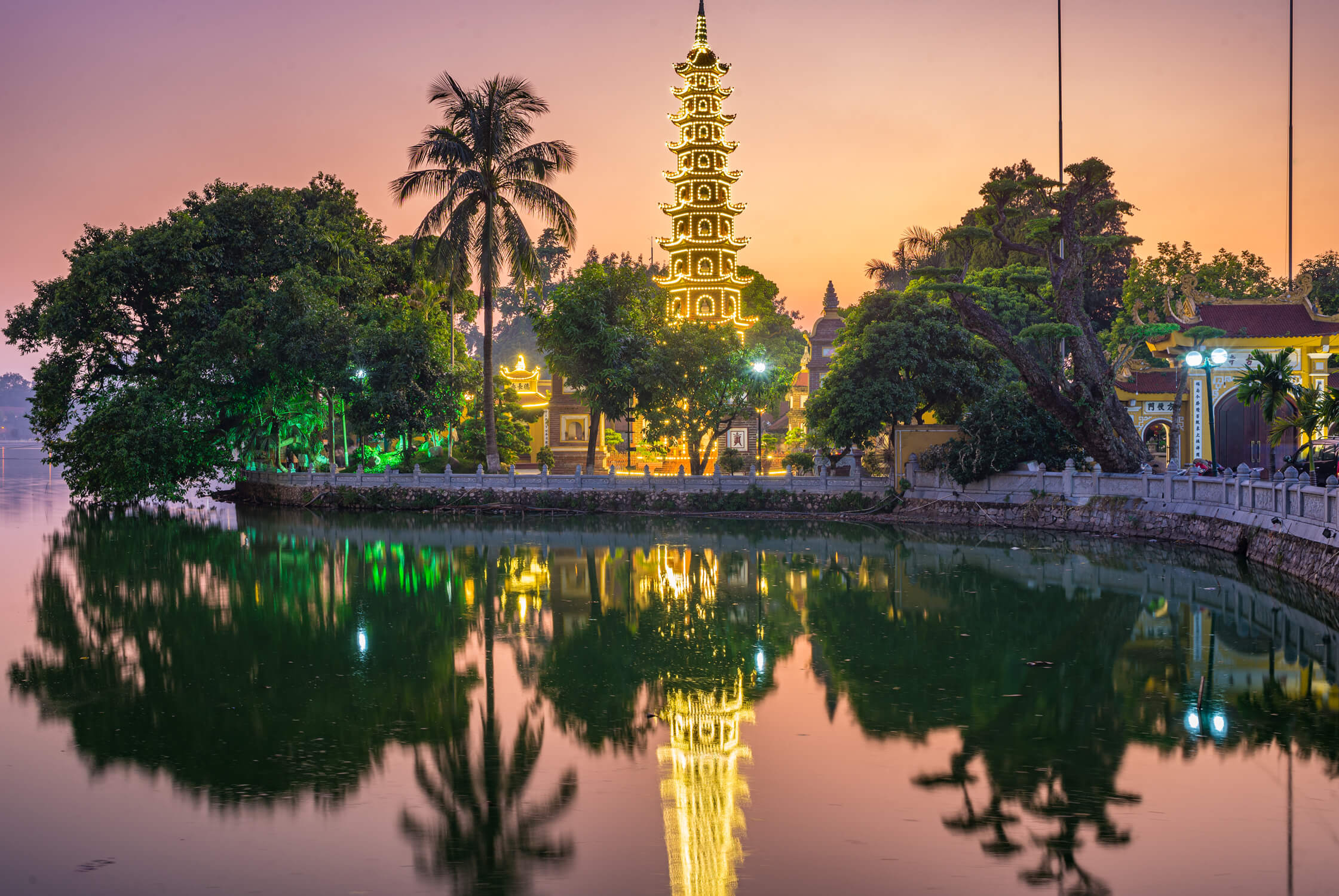 Visit Hanoi, Halong Bay, Ho Chi Minh, Hue and its beaches, the Mekong Delta